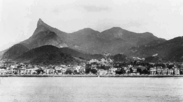 Rio de Janeiro, em 1900, um ano após a publicação de Dom Casmurro.