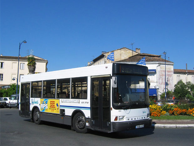 Ônibus de graça em Libourne, França. Mas não serve de exemplo para nossas Metrópoles. A cidade não chega a ter 25 mil habitantes