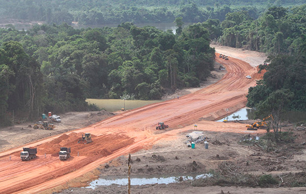 Obras no Sítio Pimental da hidrelétrica Belo Monte que está sendo construída em Altamira, no Pará (Foto: Governo Federal. Divulgação: dezembro de 2011)