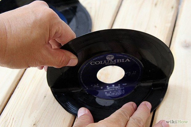 670px-Turn-Old-Vinyl-Records-Into-a-Book-Stand-Step-6